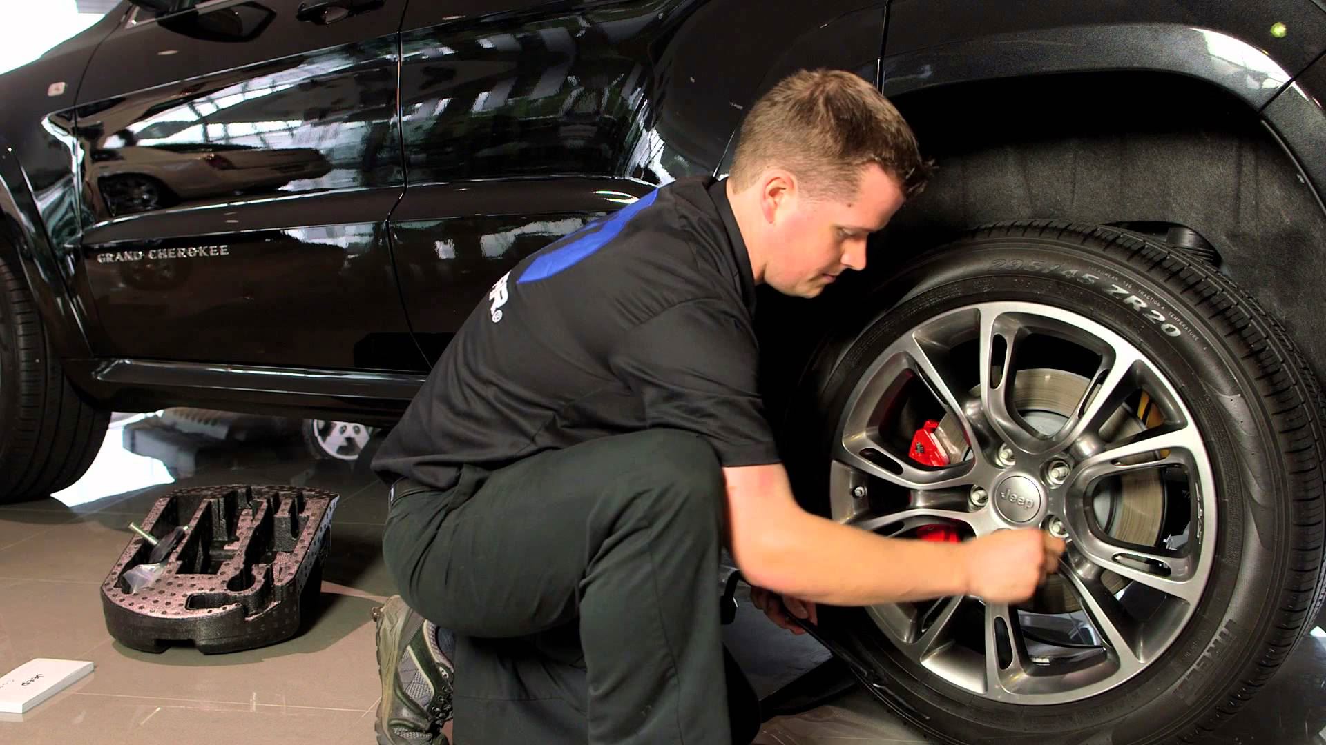 RNR TIRE EXPRESS AND CUSTOM WHEELS - St. Joesph logo