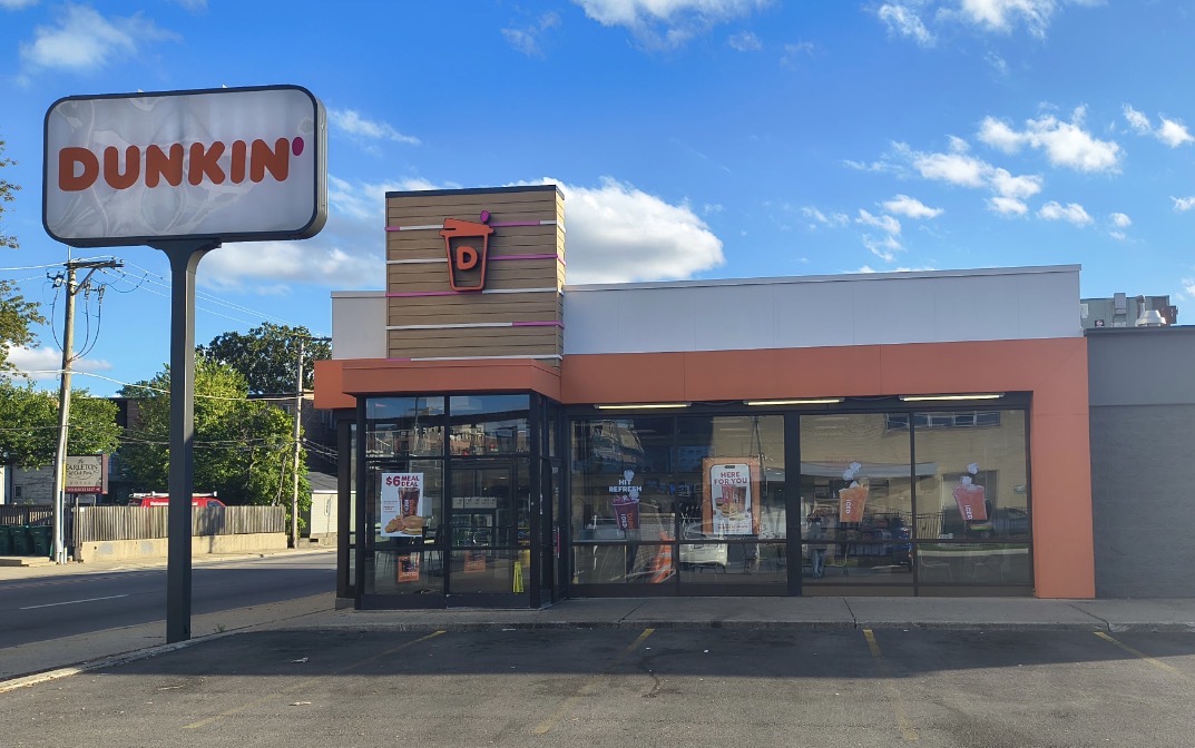 Dunkin' - Forest Park logo