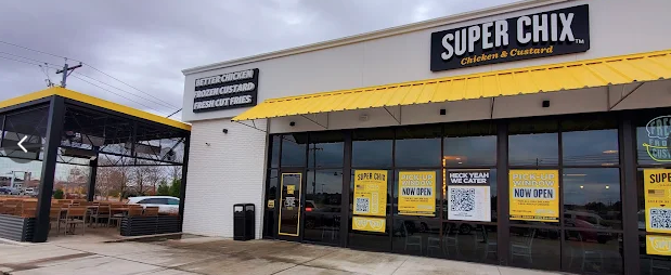 SuperChix - Flowood logo